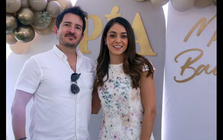 Herón Rodríguez y Luzma Morán. GENTE BIEN JALISCO / Bautizo Pía Palafox