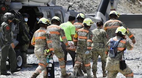 Tras su salida, el minero recibió atención inmediata por parte de personal paramédico, dice el comunicado, quienes realizaron labores de estabilización en el lugar. X / @PCJalisco