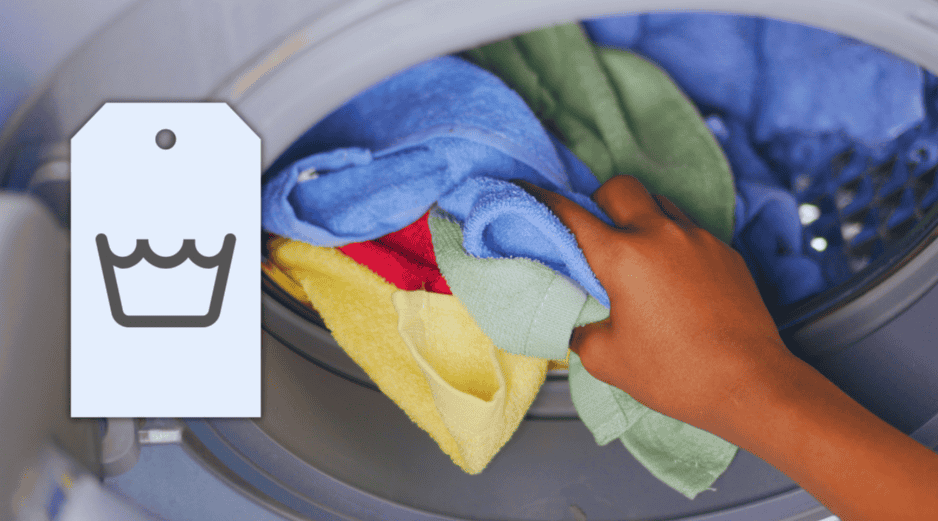 avar la ropa nueva antes de estrenarla es un paso sencillo que, además de prevenir los anteriores riesgos, prolonga su vida útil. ESPECIAL / CANVA