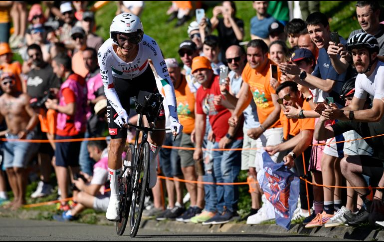 El bajacaliforniano se someterá a exámenes adicionales como precaución bajo la supervisión del personal médico de la escuadra para determinar la profundidad del desgarro. AFP/ A. GILLENEA.