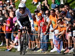 El bajacaliforniano se someterá a exámenes adicionales como precaución bajo la supervisión del personal médico de la escuadra para determinar la profundidad del desgarro. AFP/ A. GILLENEA.