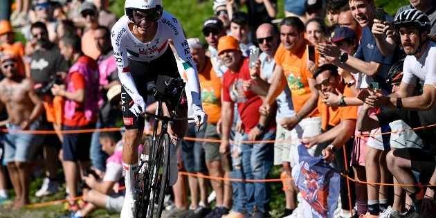 Isaac Del Toro: Confirman rotura muscular tras su ca&iacute;da en la Itzulia