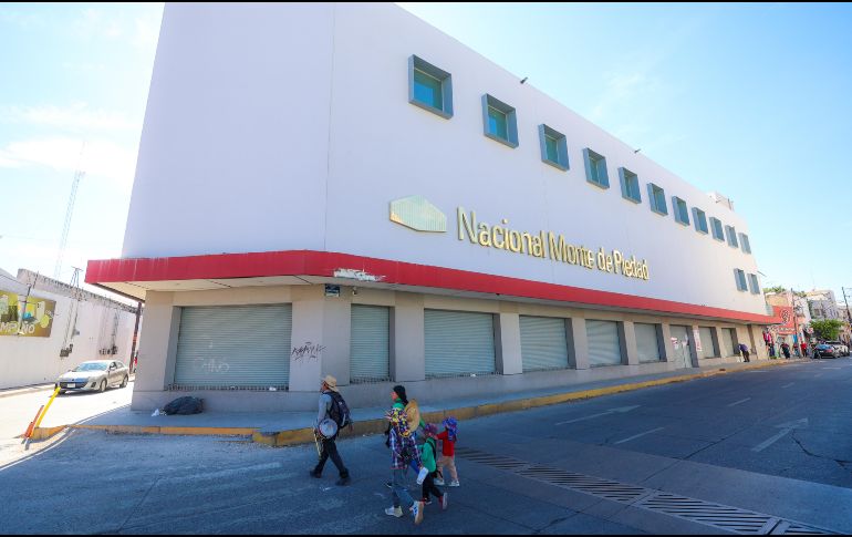 A varios meses del inicio de la huelga en el Nacional Monte de Piedad, la incertidumbre persiste entre quienes mantienen artículos empeñados, especialmente ante la duda sobre los cargos que continúan aplicándose durante el cierre de sucursales. EL INFORMADOR / ARCHIVO