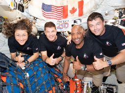 Cuando la tripulación esté de vuelta un grupo de doctores lo estarán esperando para revisarlos y después los llevarán a los helicópteros de la marina. EFE NASA