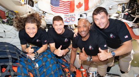 Cuando la tripulación esté de vuelta un grupo de doctores lo estarán esperando para revisarlos y después los llevarán a los helicópteros de la marina. EFE NASA