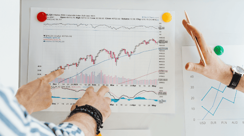 Aunque la ley reduzca fricciones administrativas para proyectos priorizados por el gobierno, no cambiará las condiciones generales de confianza que son un determinante fundamental de la inversión privada. CANVA