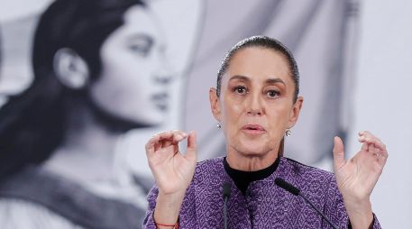 La presidenta de México, Claudia Sheinbaum, habla en una rueda de prensa este miércoles en Palacio Nacional de la Ciudad de México. EFE/I. Esquivel