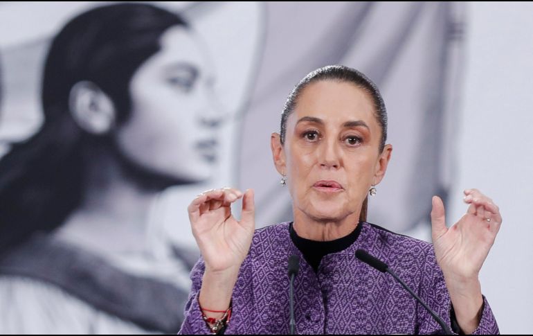 La presidenta de México, Claudia Sheinbaum, habla en una rueda de prensa este miércoles en Palacio Nacional de la Ciudad de México. EFE/I. Esquivel