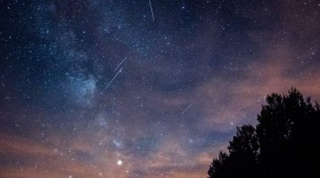 Conoce cuándo tendrá su pico máximo una de las lluvias de estrellas más longevas y estudiadas en la historia de la astronomía. UNSPLASH.