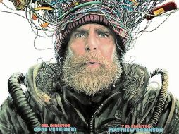 Un hombre del futuro intenta evitar el colapso provocado por la inteligencia artificial en una historia fragmentada y provocadora. ESPECIAL