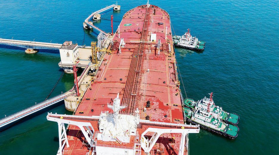 El precio del crudo ha sido muy volátil en las casi seis semanas de conflicto. AFP