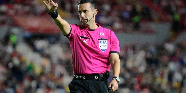 Filtran &aacute;rbitros mexicanos que estar&aacute;n en el Mundial 2026