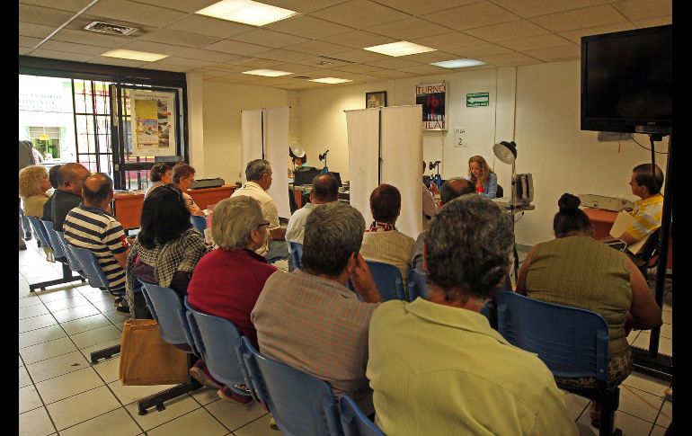 Las personas de la tercera edad podrían tener una oportunidad de reinsertarse al mercado laboral formal. EL INFORMADOR/ARCHIVO