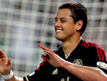Antes de convertirse en uno de los futbolistas mexicanos más populares y dar el salto también a los medios como comentarista, Javier "Chicharito" Hernández ya tenía una historia marcada por el futbol desde sus primeros años de vida. SUN / ARCHIVO