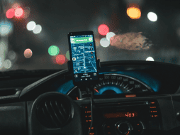 Incluso el uso del auto propio se está dejando de lado, dándole así prioridad a aplicaciones como Uber, DiDi, entre otras, por comodidad y otras razones. CANVA