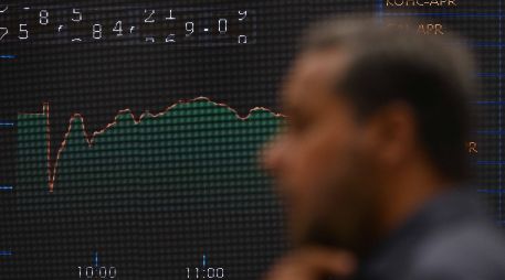 Al interior del IPC destacaron los avances de las emisoras Peñoles, Grupo Carso y América Móvil. EFE/S. Akber