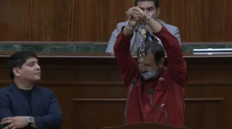 La curiosa protesta de Serapio Vargas desató un aluvión de reacciones en redes sociales. X