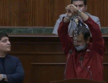 La curiosa protesta de Serapio Vargas desató un aluvión de reacciones en redes sociales. X