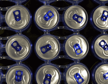 La eliminación de este arancel a los envases forma parte de una reestructuración más amplia de la política comercial de Estados Unidos bajo la Sección 232. CANVA