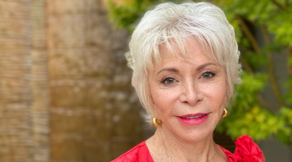 Allende ha explorado temas como la pérdida, la migración y la reconstrucción de la identidad, experiencias que han marcado su vida personal y que se reflejan en sus personajes. CORTESÍA