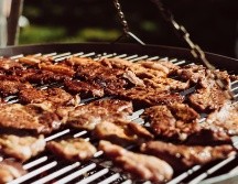 Cualquiera que sea su preparación, la carne es fuente de proteína, importante para el desarrollo y mantenimiento de los músculos. ESPECIAL / CANVA