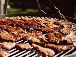 Cualquiera que sea su preparación, la carne es fuente de proteína, importante para el desarrollo y mantenimiento de los músculos. ESPECIAL / CANVA