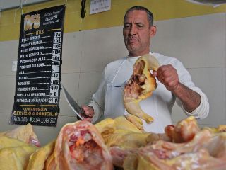 Analistas señalan que a pesar de que se mantendrán a raya el precio de los combustibles, los productos agropecuarios podrían dispararse en abril. EL INFORMADOR/ARCHIVO