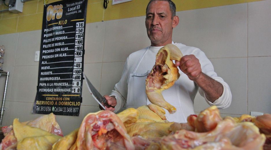 Analistas señalan que a pesar de que se mantendrán a raya el precio de los combustibles, los productos agropecuarios podrían dispararse en abril. EL INFORMADOR/ARCHIVO