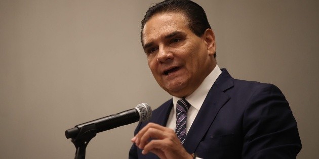 Sheinbaum asegura que Silvano Aureoles tiene ficha roja de Interpol