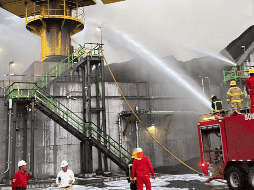 Sheinbaum explicó que el incendio en la refinería de Dos Bocas tardó de dos a dos horas y media en ser controlado. ESPECIAL/Pemex