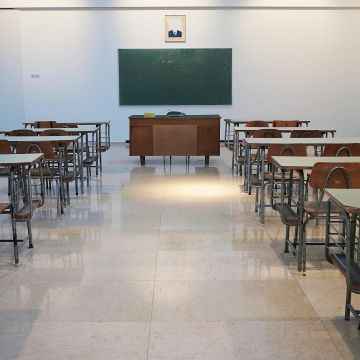 Con este ajuste, las autoridades educativas buscan que los estudiantes puedan participar en las actividades sociales y culturales sin afectar el cumplimiento del ciclo escolar. Unsplash