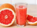 Aunque parezca beneficioso, el consumo de ciertas frutas puede estar contraindicado al combinarse con medicamentos. ESPECIAL / CANVA