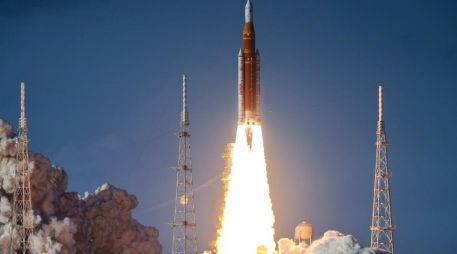 Artemis II hizo historia al convertirse en la primera expedición espacial en alcanzar órbita de la Luna desde el Apolo 17 en 1972. EFE/C. Herrera