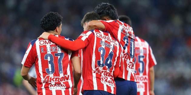 Chivas pierde a un jugador clave para el partido ante Tigres