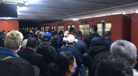 Las esperas para trayectos cortos resultan hasta de una hora, la línea más afectada es la 3, que va de la estación Indios Verdes a Universidad. SUN/ARCHIVO