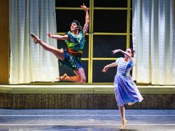 La puesta en escena convocó a más de 80 bailarines en el escenario. EL INFORMADOR/J. Acosta