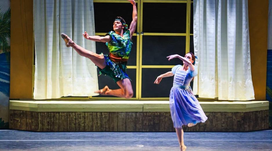 La puesta en escena convocó a más de 80 bailarines en el escenario. EL INFORMADOR/J. Acosta