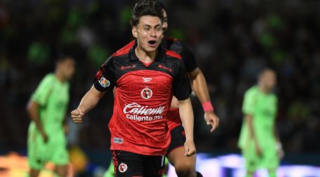 Ramiro Árciga celebra tras anotar el segundo gol de los Xolos. IMAGO7/A. Rodríguez