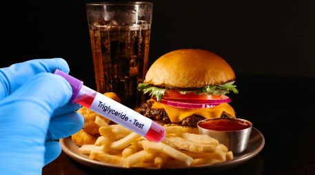 Los triglicéridos, grasas presentes en la sangre, son esenciales como fuente de energía; sin embargo, es necesario mantenerlos bajo control para evitar la hipertrigliceridemia y conservar una buena salud. ESPECIAL / CANVA