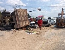 En el sitio permanecían equipos de rescate, entre ellos personal de Protección Civil y servicios médicos del municipio de Zapopan, quienes trabajaron de manera coordinada para brindar atención a los heridos. ESPECIAL.