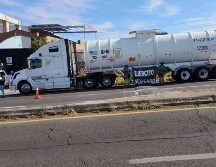 Los elementos federales pusieron a disposición del Agente del Ministerio Federal cinco pipas con el presunto combustible robado. ESPECIAL