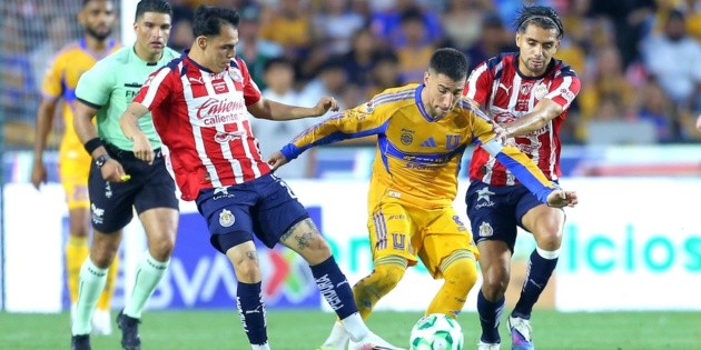Chivas cae por goleada ante Tigres
