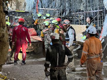 Aún se continúa con los trabajos de extracción de agua y lodo de los túneles de la mina Santa Fe. EFE/Coordinación Nacional de Protección Civil