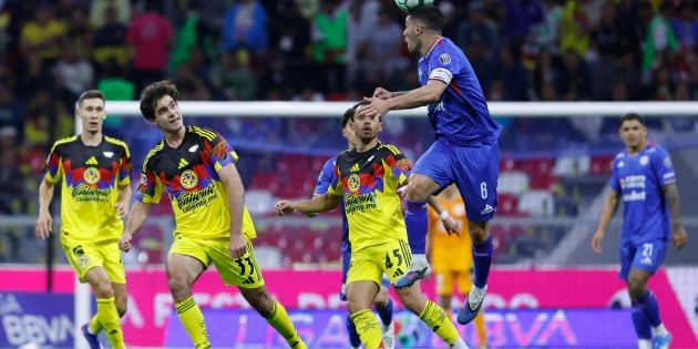 Am&eacute;rica y Cruz Azul empatan en regreso al Azteca