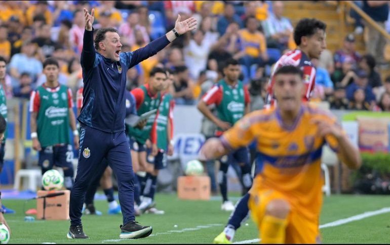 “Si queremos aspirar a lo que soñamos, hay cosas que debemos corregir, no deberían volver a suceder” dijo Milito. EFE/M. Sierra