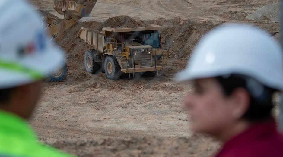 Tras el colapso en la mina de Santa Fe, 21 mineros lograron salir ilesos por sus propios medios, mientras que cuatro personas quedaron atrapadas. EFE/M. Sierra