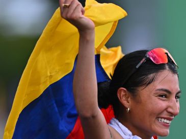 Paula Torres fue la primera en llegar a meta en el maratón con un crono de 3 h 24:37. EFE / A. BORGES