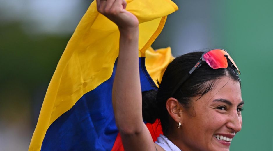 Paula Torres fue la primera en llegar a meta en el maratón con un crono de 3 h 24:37. EFE / A. BORGES