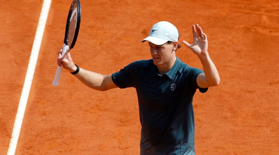 Jannik Sinner asumirá el número uno del mundo a partir del lunes, y alcanzará su semana 67 en la cima. EFE / S. Nogier