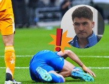 Desde la cancha, Carlos Rodríguez y Rodolfo Cota hicieron la señal de una posible lesión en el tendón de Aquiles de Ibáñez. Imago7 / ARCHIVO